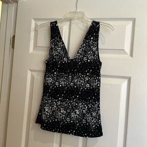 Beautiful White House Black Market stretch top! Perfect condition!